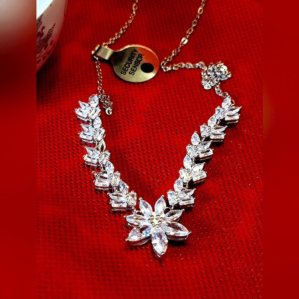 Sterling Silver Necklace in a Xmas Ornament Gift Box,  18 inches long
